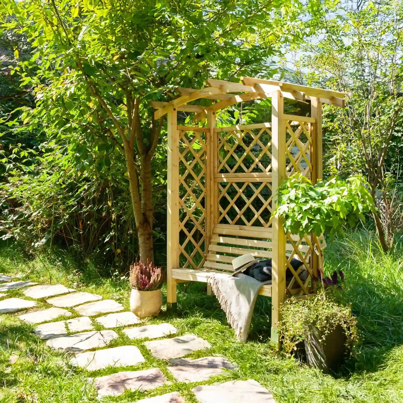 Pergola klassik mit Bank und gebogenen Dach - Pergola aus Holz - Gartenbank