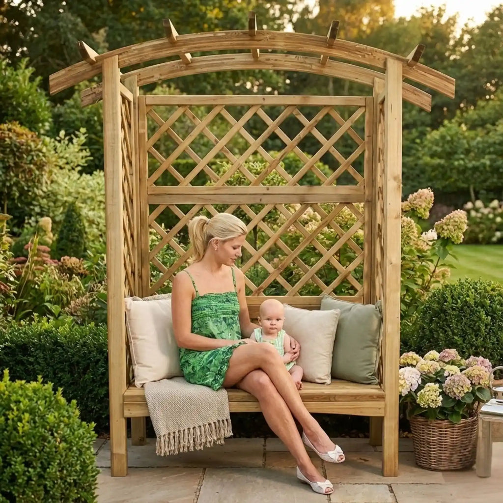 Pergola klassik mit Bank und gebogenen Dach - Pergola aus Holz - Gartenbank