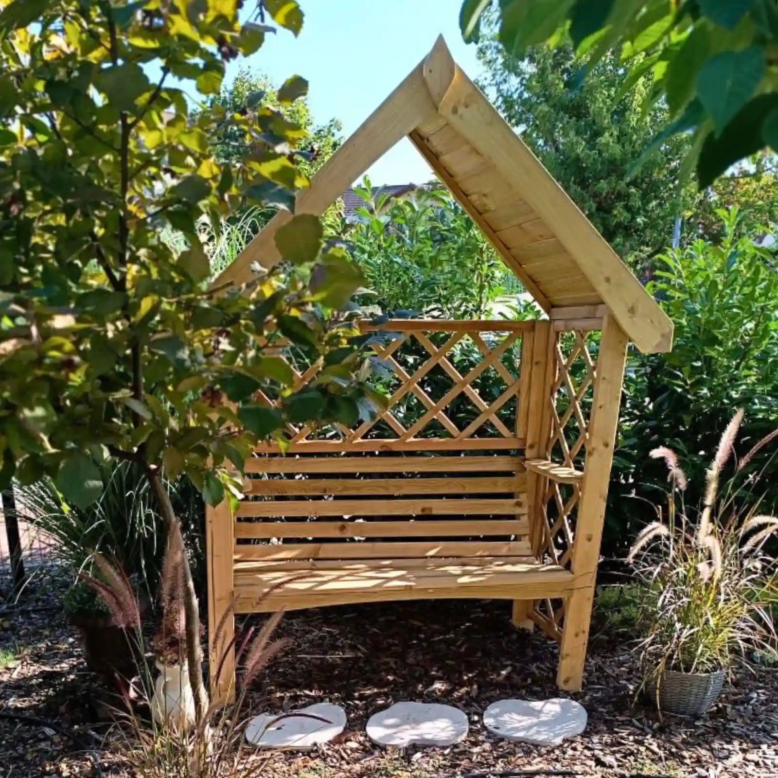 Pergola mit Bank, Spitzdach und Rankgitter - Pergola aus Holz - Gartenbank